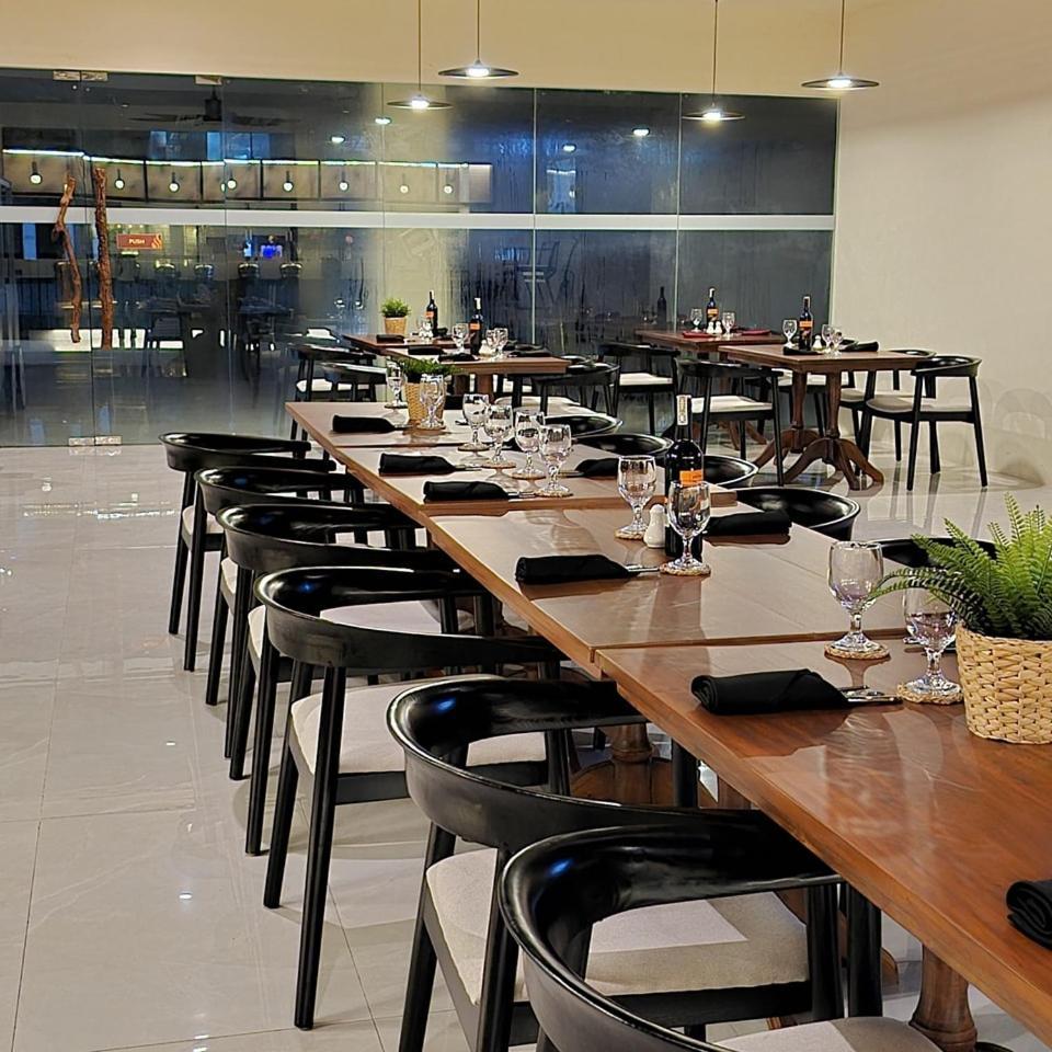 Elijah Hotel Dasmarinas Exterior foto