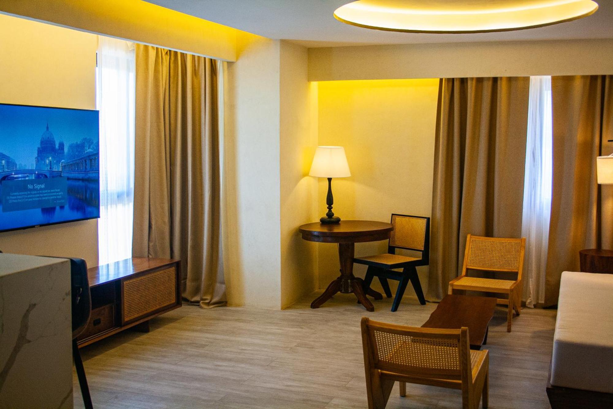 Elijah Hotel Dasmarinas Exterior foto